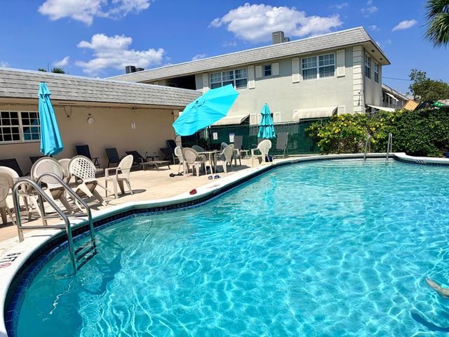 1560 Mckinley Street 115w, Hollywood, FL 33020