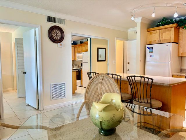 1560 Mckinley Street 115w, Hollywood, FL 33020