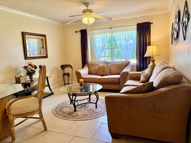 1560 Mckinley Street 115w, Hollywood, FL 33020