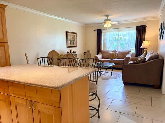 1560 Mckinley Street 115w, Hollywood, FL 33020