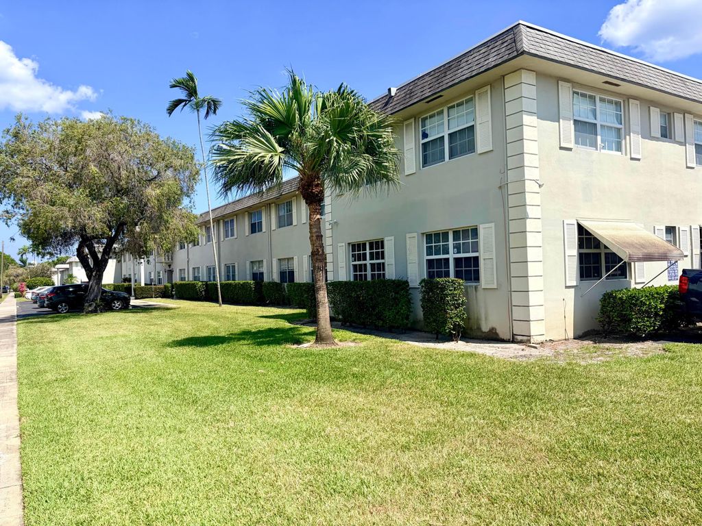 1560 Mckinley Street 115w, Hollywood, FL 33020