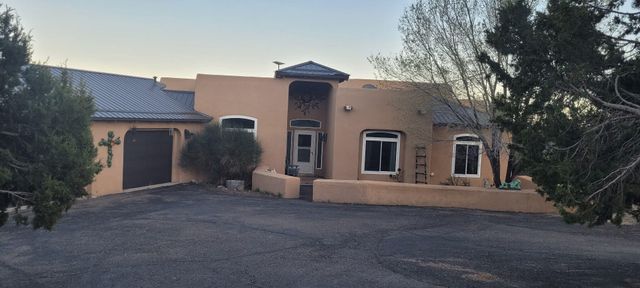 36 Western Saddle Drive, Tijeras, NM 87059