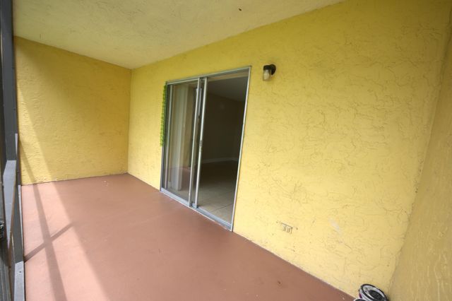 1617 Meadows Circle W, Boynton Beach, FL 33436