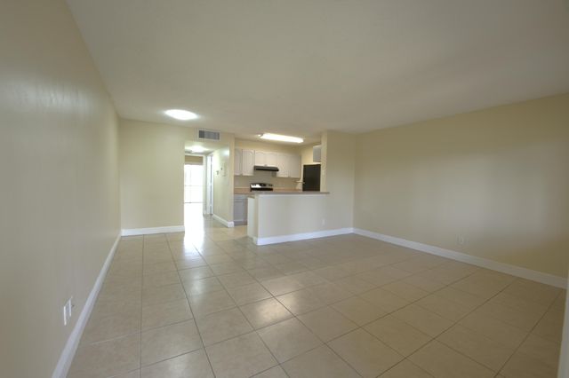 1617 Meadows Circle W, Boynton Beach, FL 33436