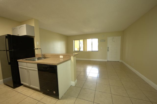 1617 Meadows Circle W, Boynton Beach, FL 33436