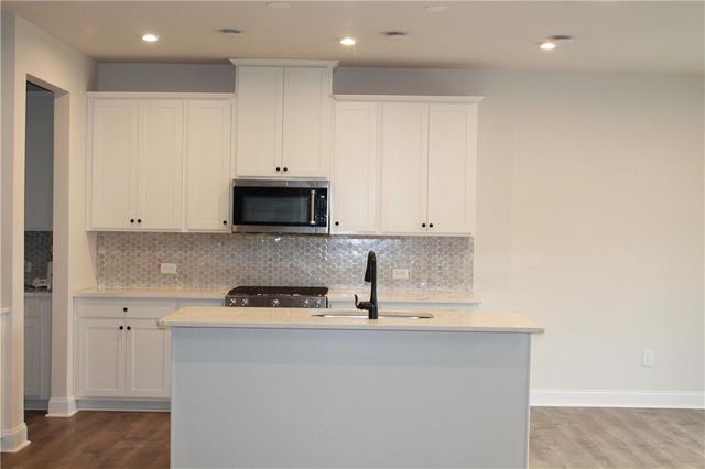 14 Ledgemont Way, Acworth, GA 30101