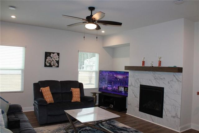 14 Ledgemont Way, Acworth, GA 30101