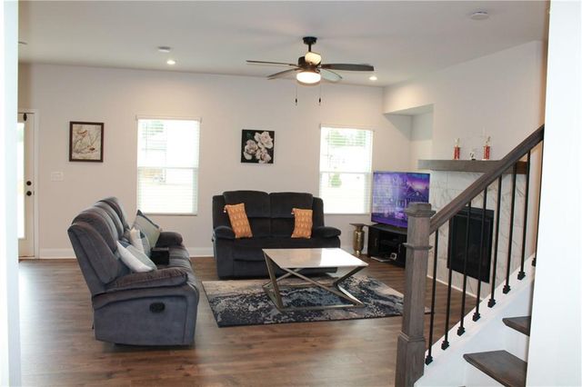 14 Ledgemont Way, Acworth, GA 30101