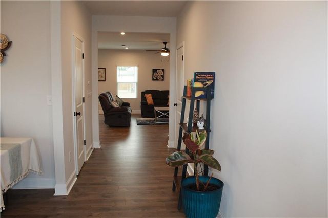 14 Ledgemont Way, Acworth, GA 30101