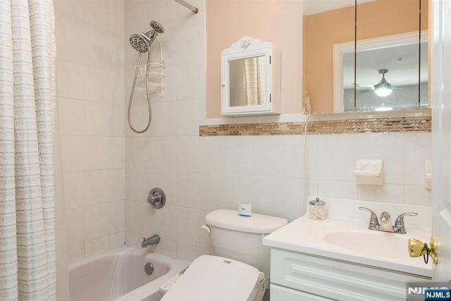 547 Gorge Road 4B, Cliffside Park, NJ 07010