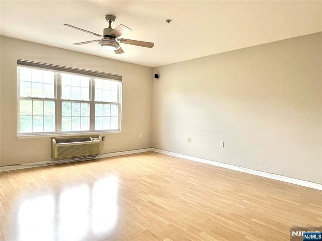 547 Gorge Road 4B, Cliffside Park, NJ 07010