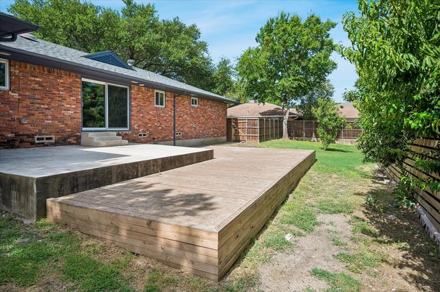 2203 Healey Drive, Dallas, TX 75228