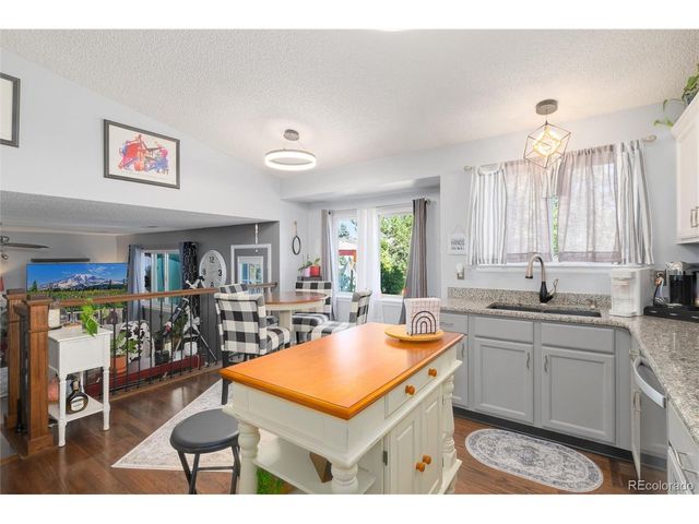 9670 Whitecliff Pl, Highlands Ranch, CO 80129