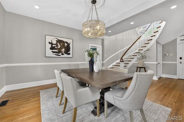 4 Litzsinger Lane, Ladue, MO 63124