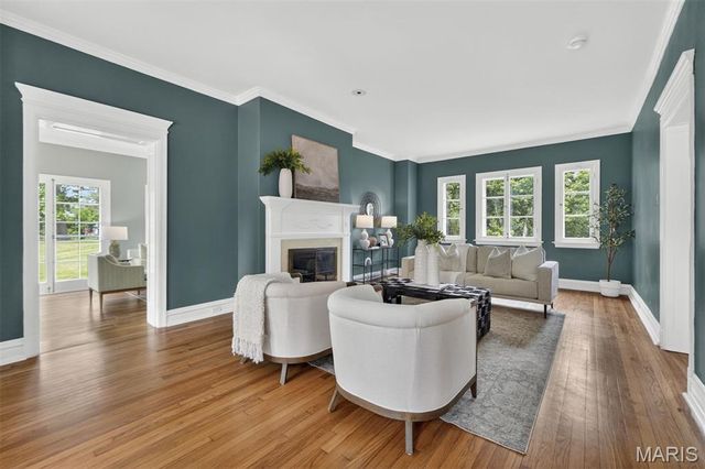 4 Litzsinger Lane, Ladue, MO 63124