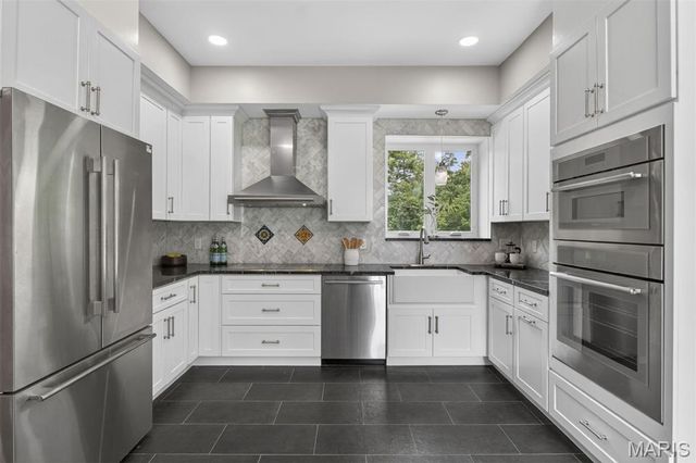4 Litzsinger Lane, Ladue, MO 63124
