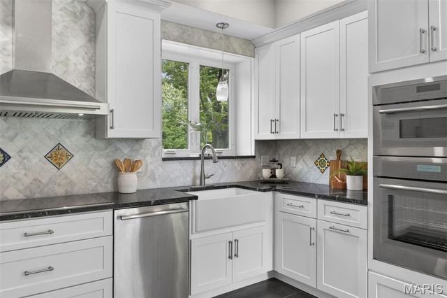 4 Litzsinger Lane, Ladue, MO 63124