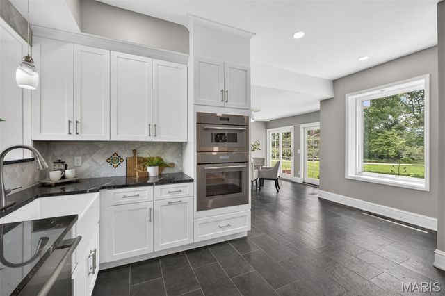 4 Litzsinger Lane, Ladue, MO 63124
