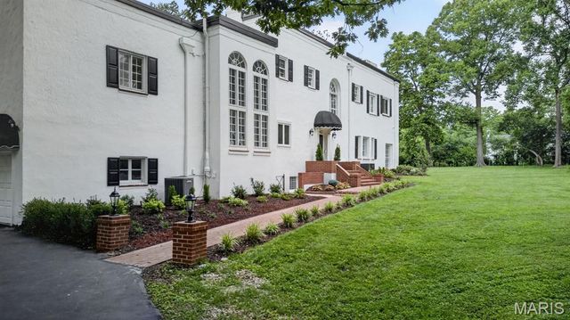 4 Litzsinger Lane, Ladue, MO 63124