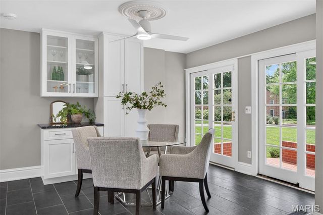 4 Litzsinger Lane, Ladue, MO 63124