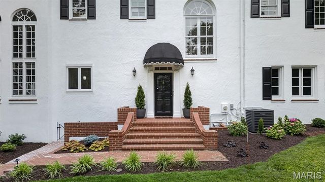 4 Litzsinger Lane, Ladue, MO 63124