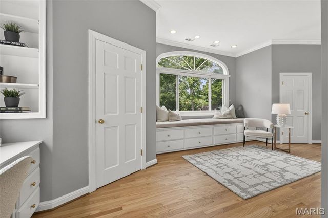 4 Litzsinger Lane, Ladue, MO 63124
