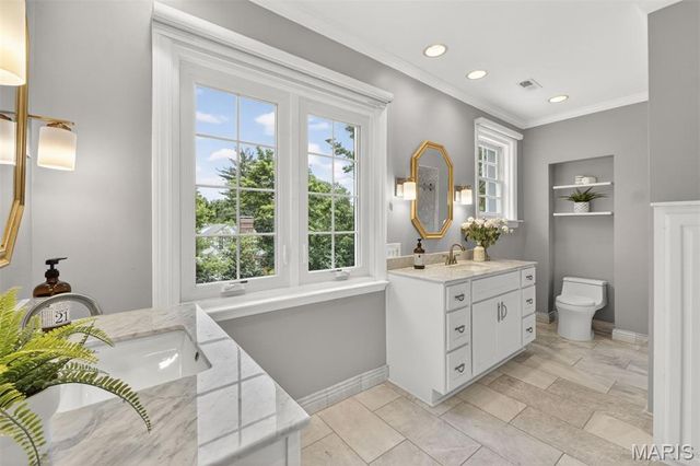 4 Litzsinger Lane, Ladue, MO 63124