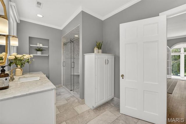 4 Litzsinger Lane, Ladue, MO 63124