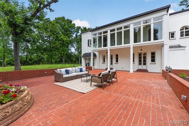 4 Litzsinger Lane, Ladue, MO 63124
