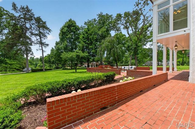 4 Litzsinger Lane, Ladue, MO 63124