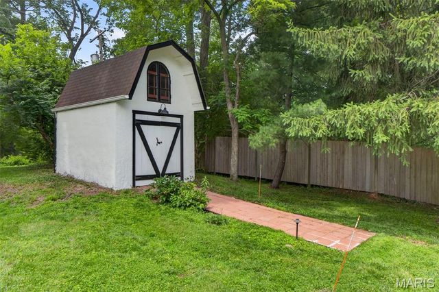 4 Litzsinger Lane, Ladue, MO 63124