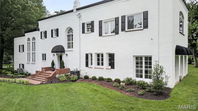 4 Litzsinger Lane, Ladue, MO 63124