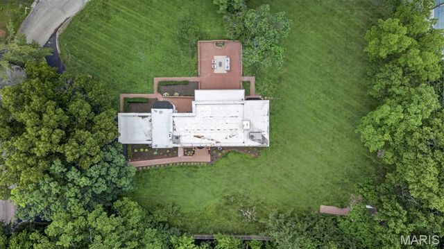 4 Litzsinger Lane, Ladue, MO 63124