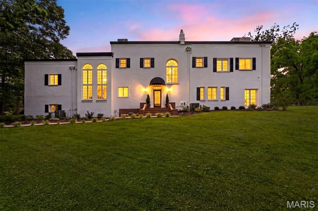 4 Litzsinger Lane, Ladue, MO 63124