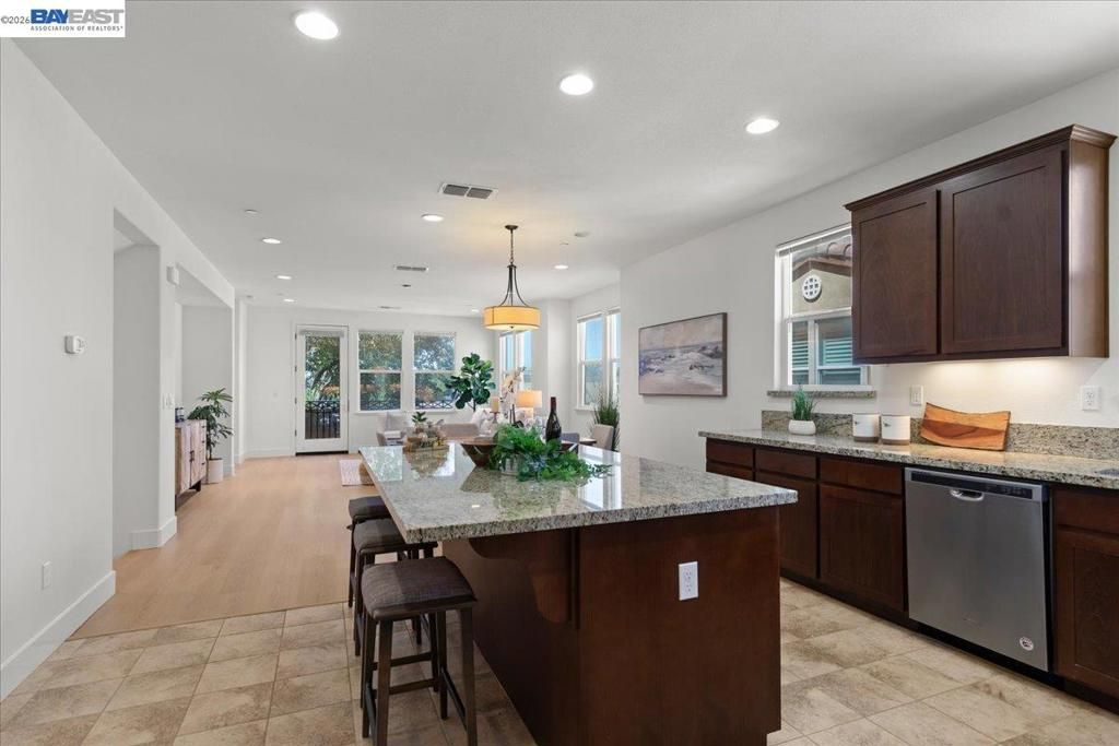 Image 10 of property listing at 34623 Acquaviva Ter, Fremont, CA 94555