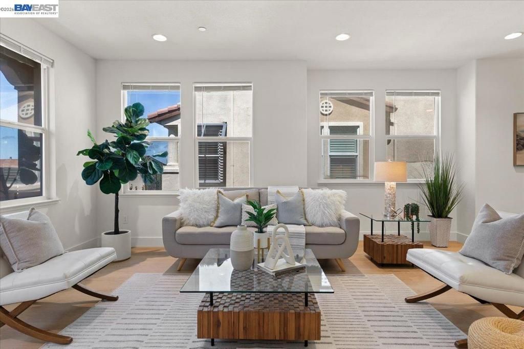 Image 6 of property listing at 34623 Acquaviva Ter, Fremont, CA 94555