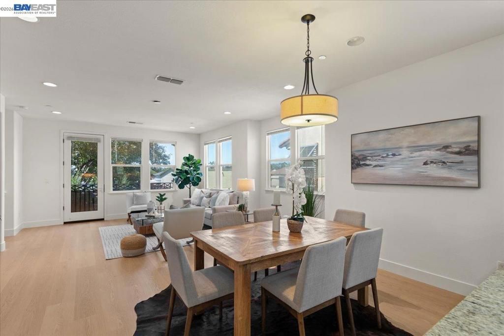 Image 8 of property listing at 34623 Acquaviva Ter, Fremont, CA 94555