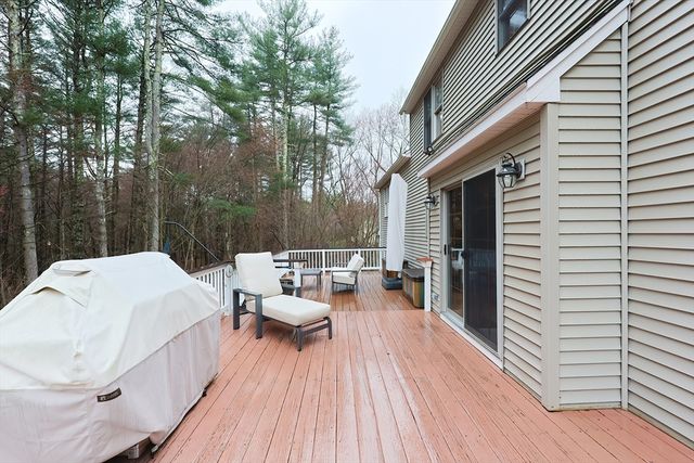 354 Moon Hill Rd, Northbridge, MA 01534