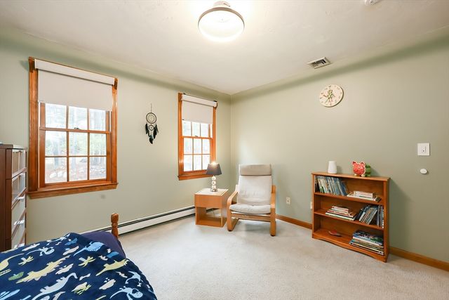 354 Moon Hill Rd, Northbridge, MA 01534