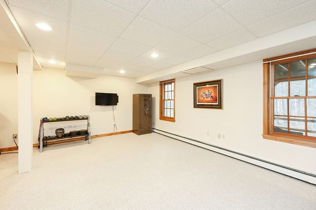 354 Moon Hill Rd, Northbridge, MA 01534