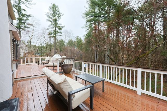 354 Moon Hill Rd, Northbridge, MA 01534