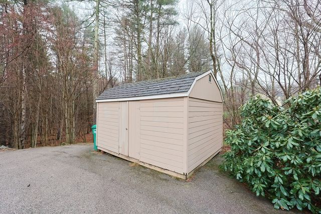 354 Moon Hill Rd, Northbridge, MA 01534