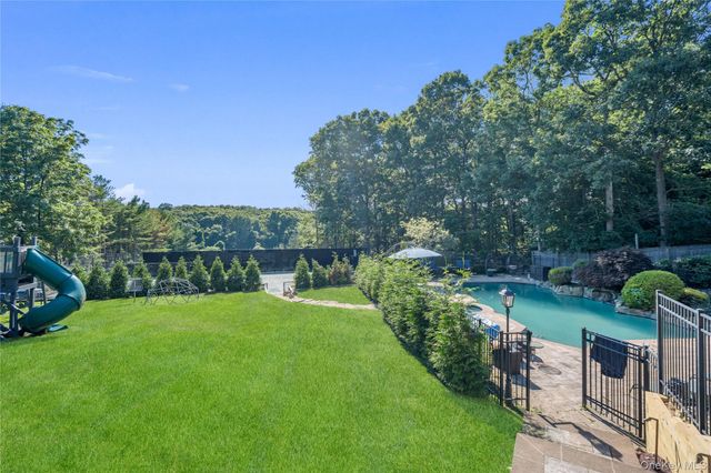 26 Tamara Court, Melville, NY 11747