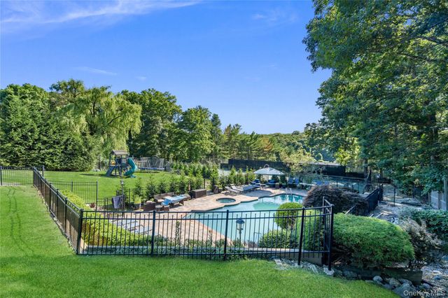 26 Tamara Court, Melville, NY 11747