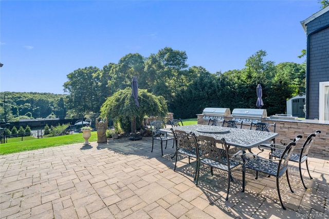 26 Tamara Court, Melville, NY 11747