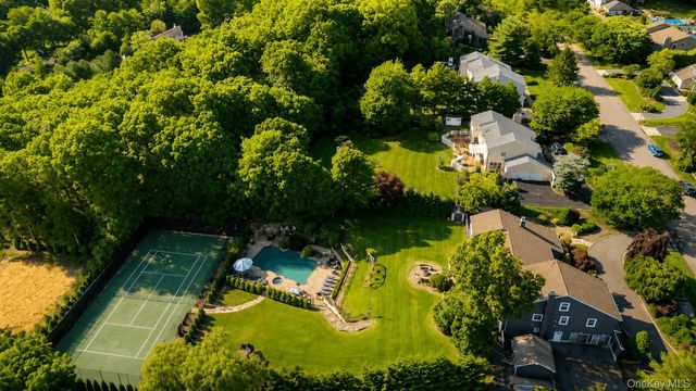 26 Tamara Court, Melville, NY 11747
