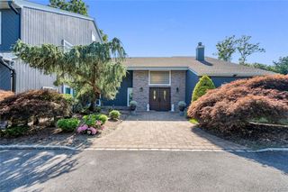 26 Tamara Court, Melville, NY 11747