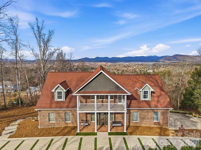 38 Sweetwater Oaks Drive, Fletcher, NC 28732