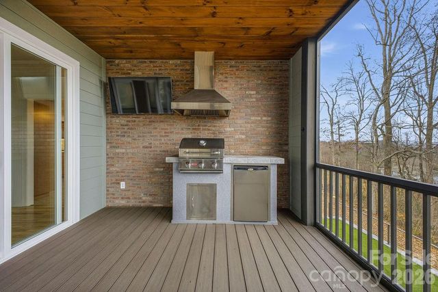 38 Sweetwater Oaks Drive, Fletcher, NC 28732