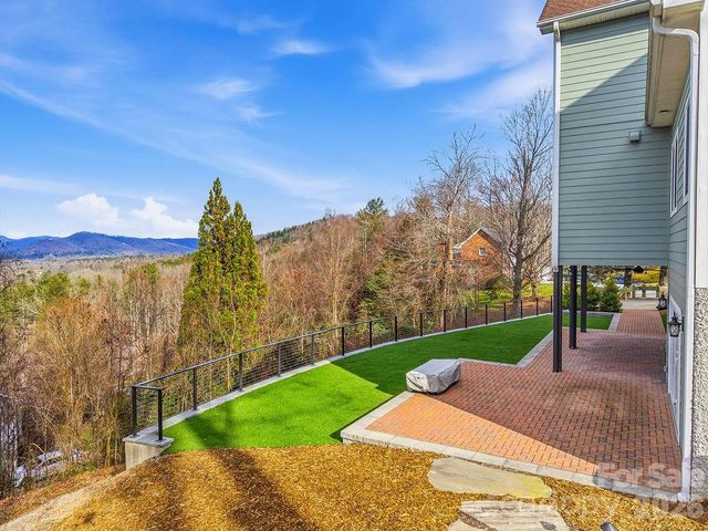 38 Sweetwater Oaks Drive, Fletcher, NC 28732